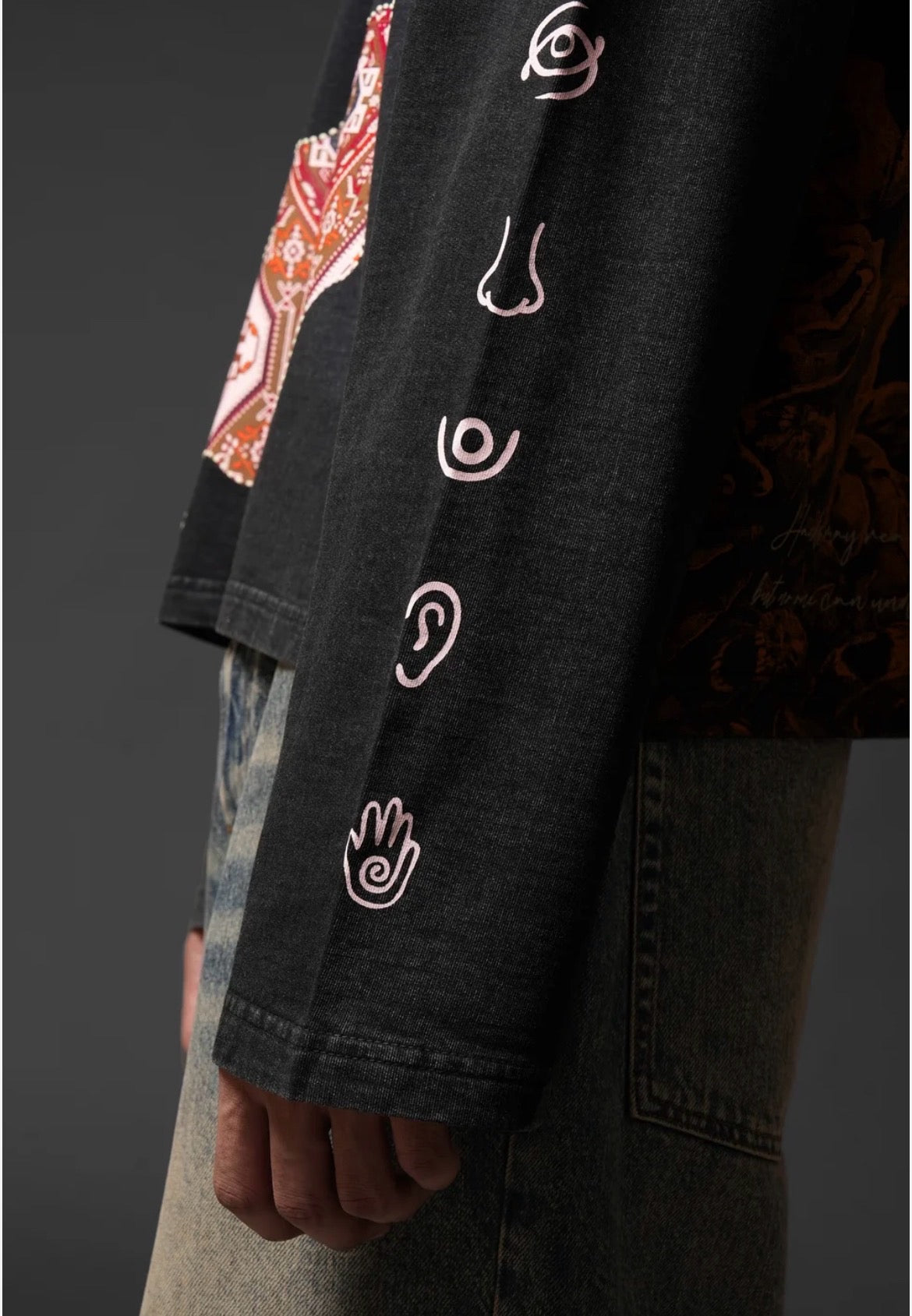 Aavar Heritage Dragon Oversized Sweatshirt